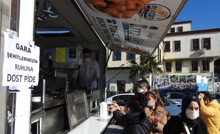 Çeşmeli esnaftan Gara şehitleri anısına lokma