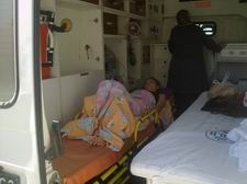 AMBULANS HASTA İÇİNDE YOLDA KALDI