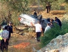 FECİ KAZA: 2 ÖLÜ, 1 YARALI