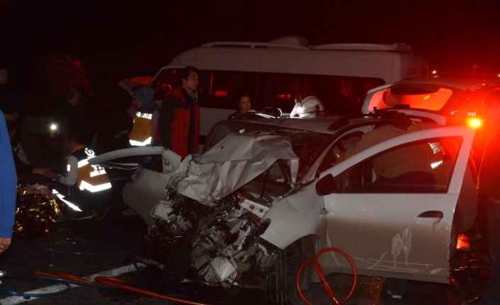 4 aracın karıştığı zincirleme trafik kazasında 10 kişi yaralandı