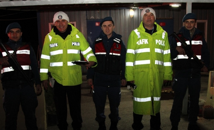 Ayvalık’ta polis ve jandarma sayesinde huzurlu yılbaşı