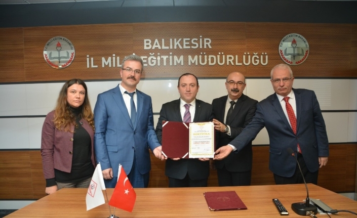 Balıkesir’de 2 okul OHSAS TS 18001 belgesi aldı