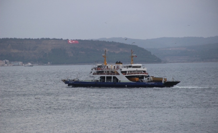 Bozcaada  feribot seferlerine ’fırtına engeli’