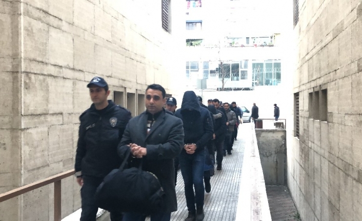Bursa’da FETÖ’cü askerlere operasyon: 22 gözaltı