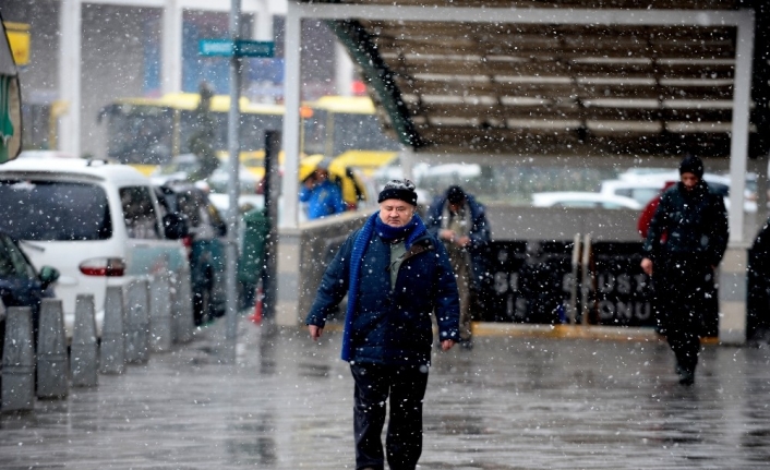 Bursa’da kar yağışı