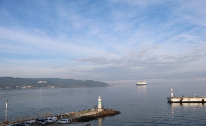 Çanakkale Boğazı sis sebebiyle gemi trafiğine kapatıldı