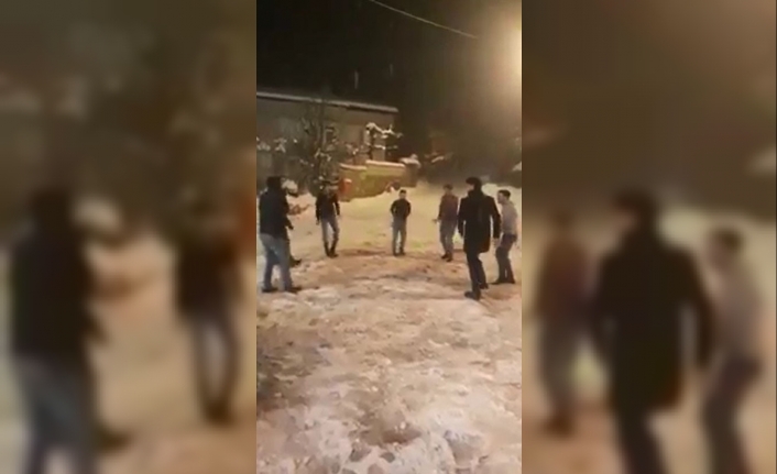 Kar yağışını Kafkas dansıyla karşıladılar