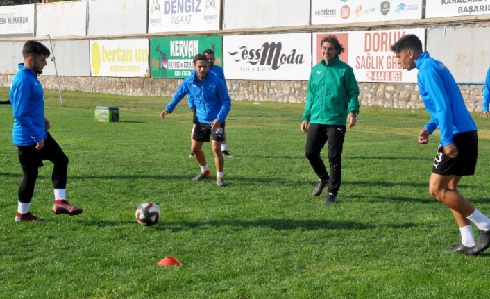 Karacabey Belediyespor galibiyet hasretine son vermek istiyor