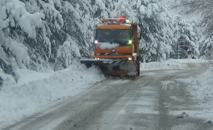 Kazdağları’nda karla mücadele devam ediyor