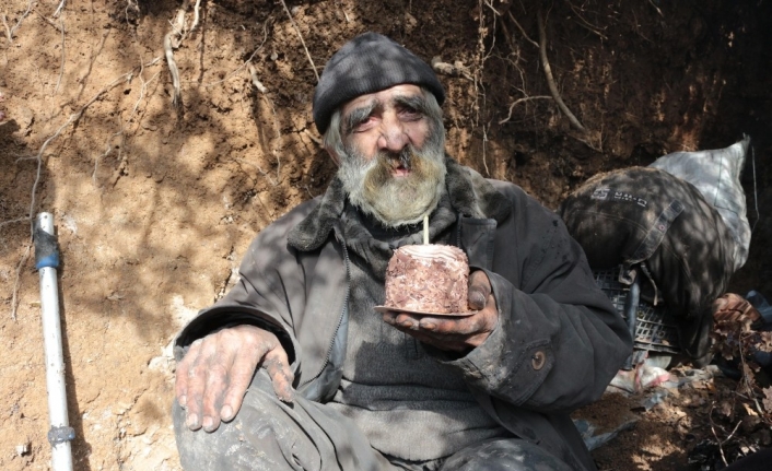 (Özel) Mağarada sürpriz doğum günü