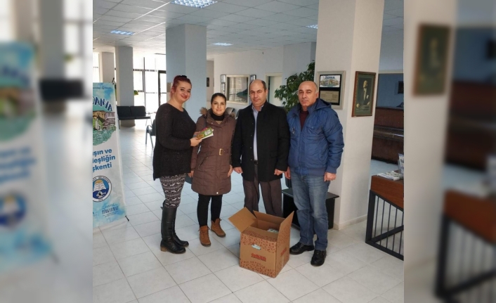 Özhan gönüllülerinden kitap bağışı