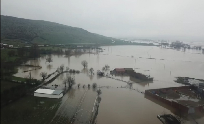 Pirincin başkentinde ova sular altında kaldı