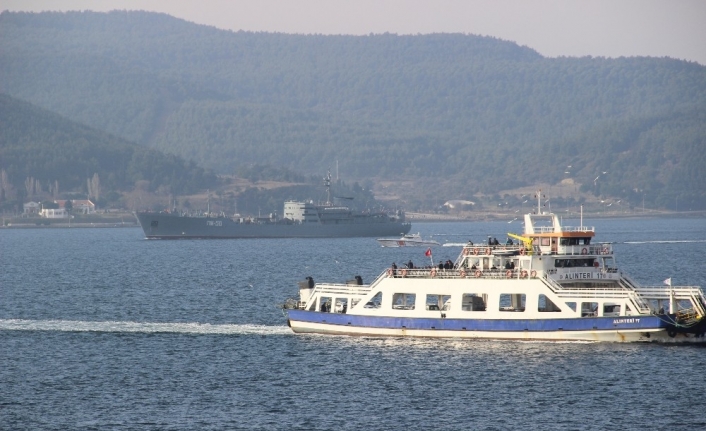 Rus savaş gemisi Çanakkale Boğazı’ndan geçti