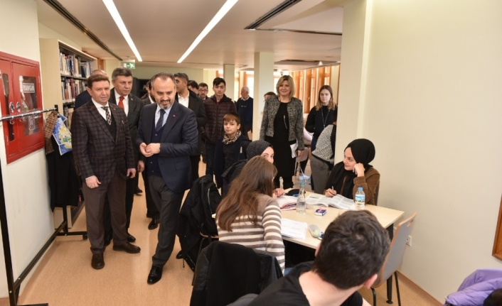 Setbaşı Kütüphanesi yenilenen yüzüyle hizmette