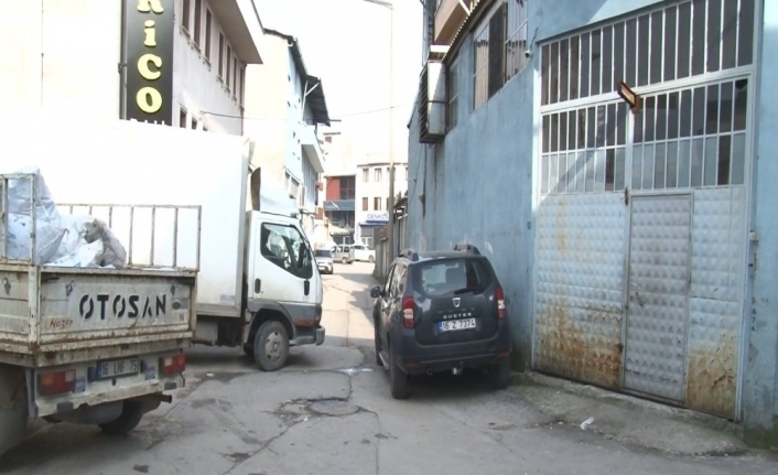 Suriyelilerin ‘kemerden kılıçla’ kavgası güvenlik kamerasında