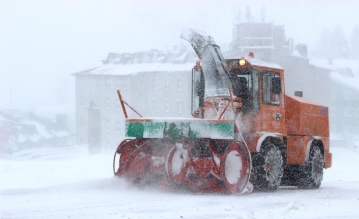 Uludağ’da kar kalınlığı 1 metreyi geçti