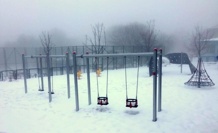 Zirvenin altındaki hayalet köy