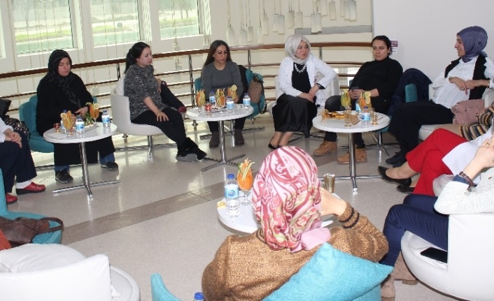 Anne adayları Doruk’la bilgilendi