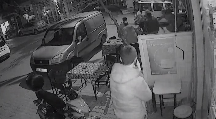 Ayvacık’taki deprem anı güvenlik kameralarında