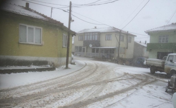 Balıkesir’de kar yağışı
