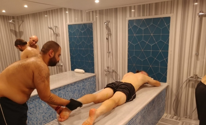 Bandırmaspor taraftarlarının hamam keyfi