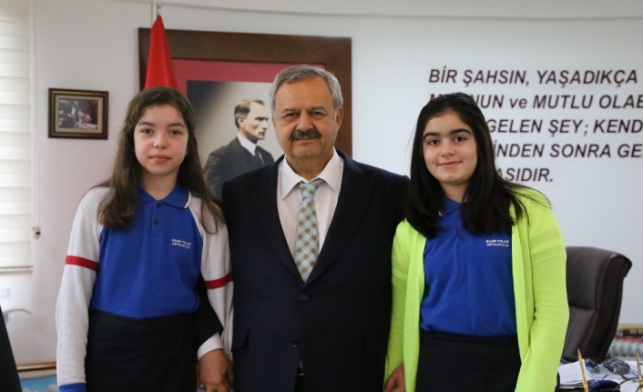 Başkan Uysal’dan öğrencilere belediyecilik dersi