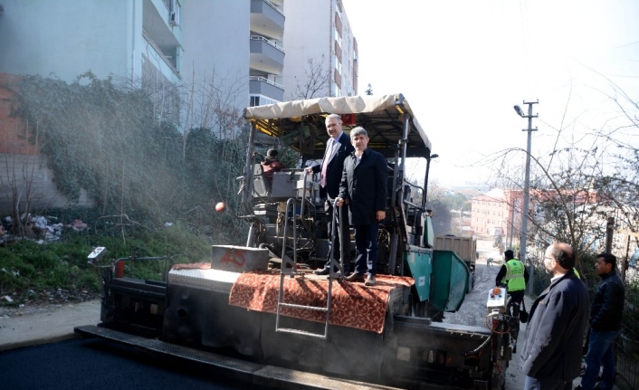 Belediye asfalt çalışmalarını sürdürüyor