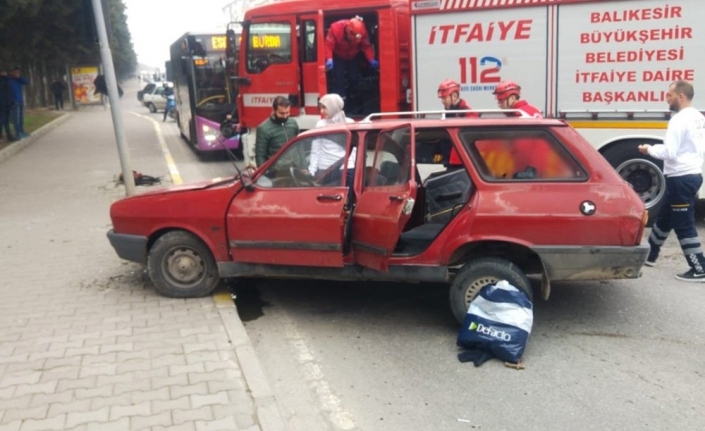 Bir kişinin hayatını kaybettiği kaza anı kameralara yansıdı