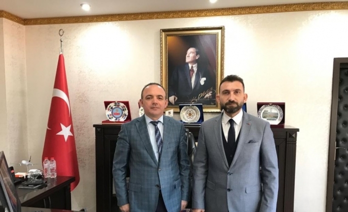 Burhaniye Meslek Yüksekokulu yeni müdüründen Kaymakam Öner’e ziyaret