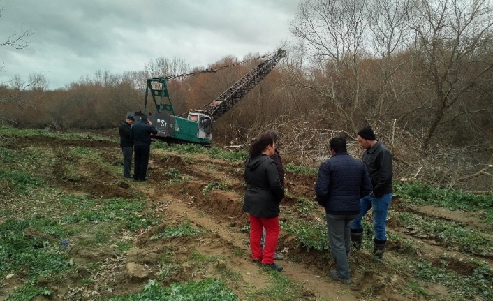 Derede kaybolan araçta bulunan Barış Kurt’u arama çalışmaları sürüyor