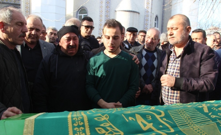 Dereye uçan araçta cansız bedeni bulunan Batuhan son yolculuğuna uğurlandı