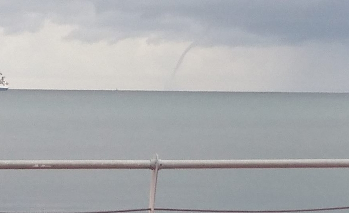 Dikili açıklarında hortum paniği