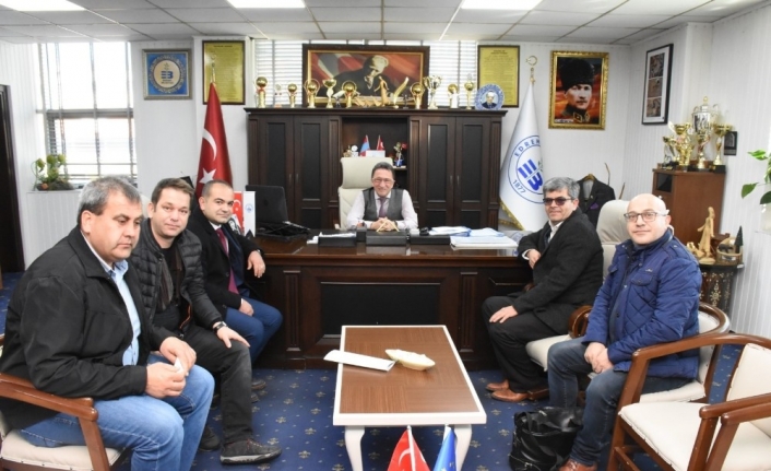Edremit Kızılay’dan Başkan Kamil Saka’ya ziyaret