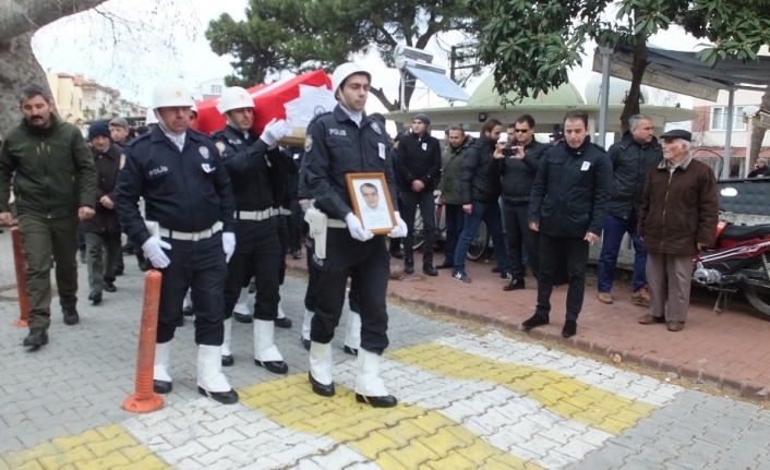 Genç polis meslektaşlarının omuzlarında toprağa verildi