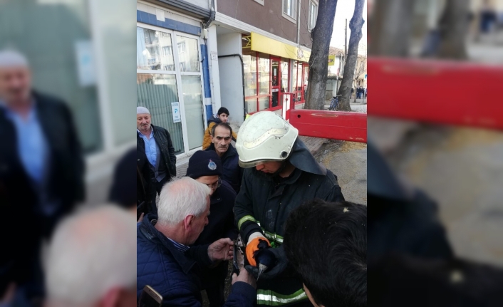 İnegöl’de karga kurtarma operasyonu