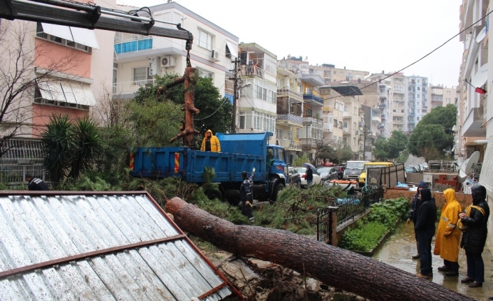 İzmir yağmura teslim