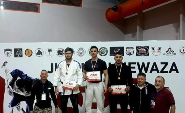 Küçükköyspor İstanbul’da fırtına gibi esti