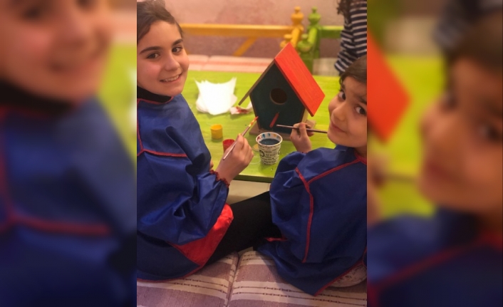 Minik ellerden kuşlara yuva