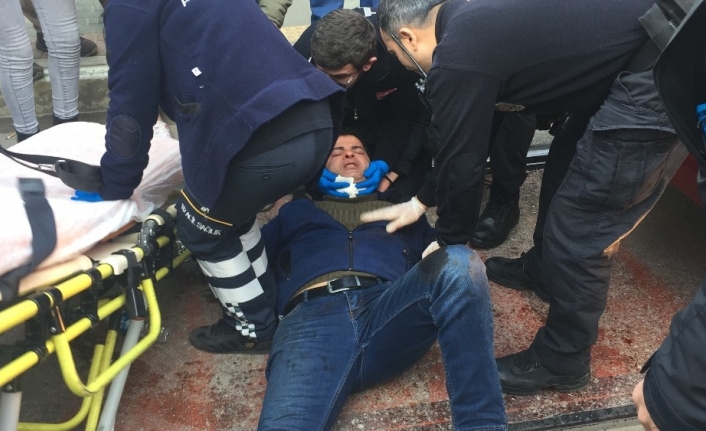 Önce eski karısını, sonra kendisini bıçakladı