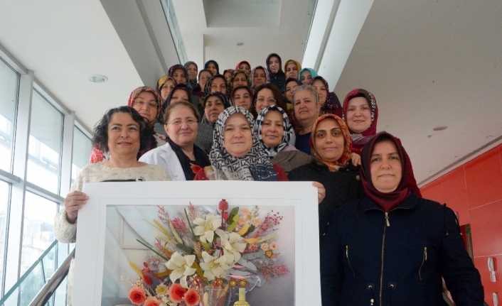 Osmangazi’den kadınlara iğne oyası eğitimi