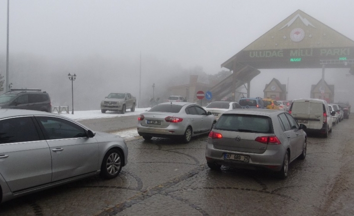 Sise rağmen Uludağ’a akın ettiler