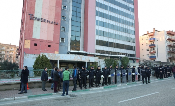 Tower Plaza’da tahliye süreci başladı