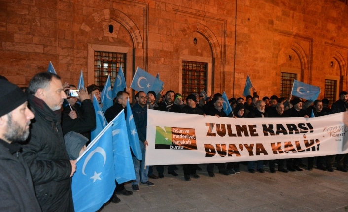 Ulu Cami’de Doğu Türkistan için dua edildi