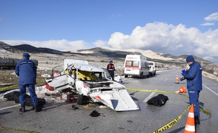 Yollar kan gölü; bir ayda 160 can kaybı