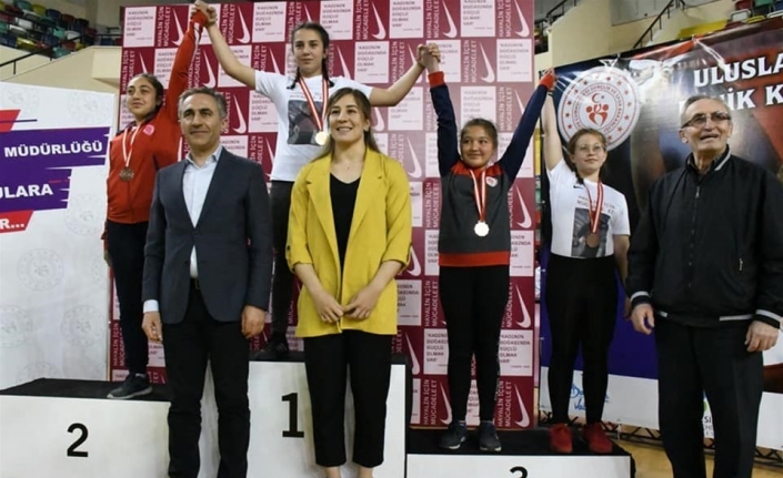 2.Uluslararası Yasemin Adar güreş turnuvası tamamlandı