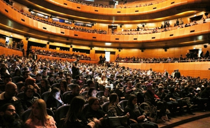 Alkışlar Kral Lear’a