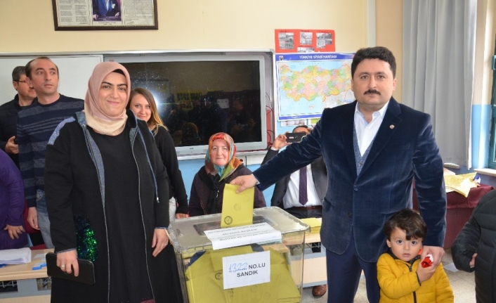 Balıkesir Büyükşehir ve ilçe belediye başkanları oylarını kullandı
