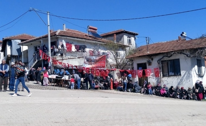 Bükdere köylüleri Çanakkale için söyledi