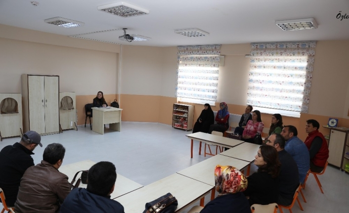 Burhaniye Belediyesi bin 200 kişiye psikolojik danışmanlık hizmeti verdi