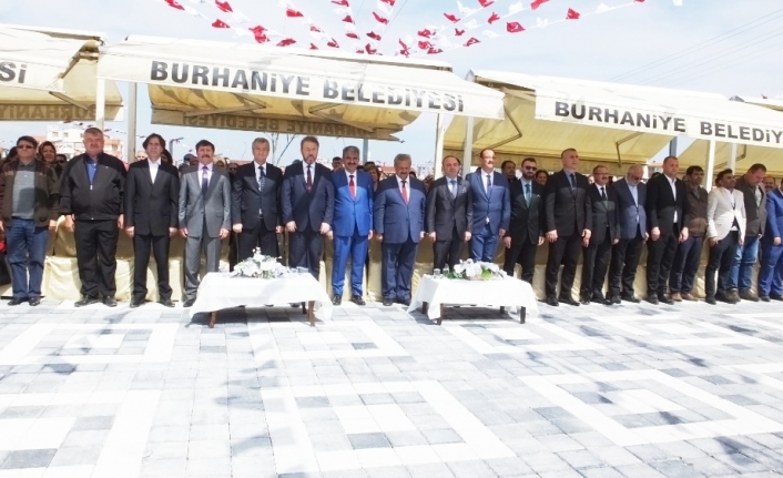 Burhaniye’de Melih Pabuççuoğlu Bulvarı Rekreasyon Alanı hizmete girdi.